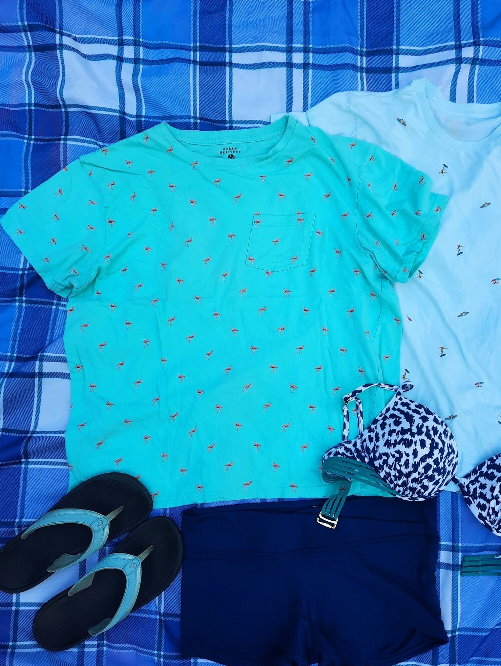 URBAN HERITAGE Pink Flamingos on Aqua-Teal T-Shirt, Boxy Oversize Style